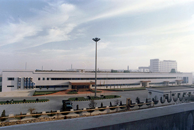 1995年5月30日，山推與日本小松株式會(huì )社合資成立小松山推工程機械有限公司